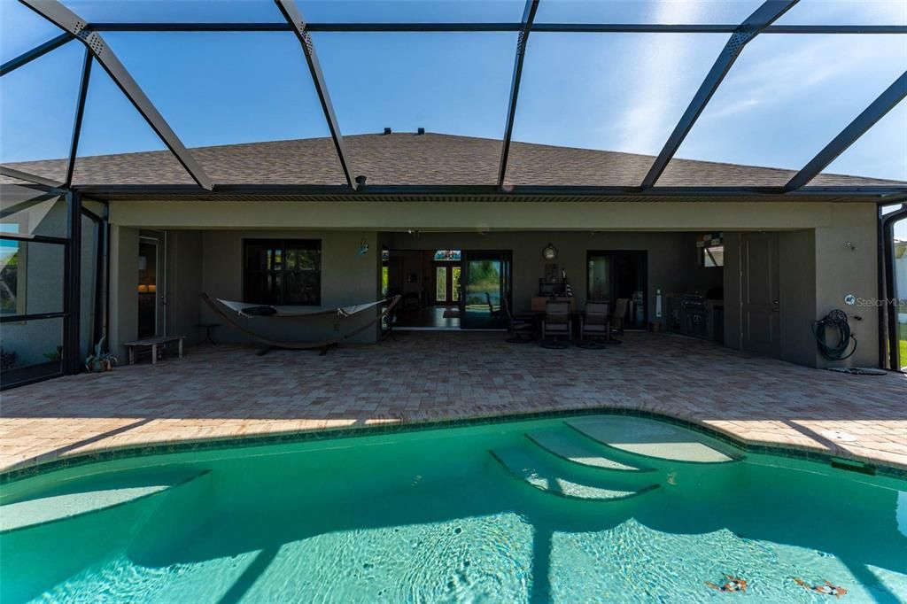 For Sale: $1,045,000 (4 beds, 2 baths, 2582 Square Feet)