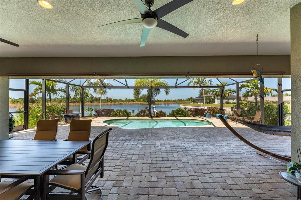 For Sale: $1,045,000 (4 beds, 2 baths, 2582 Square Feet)