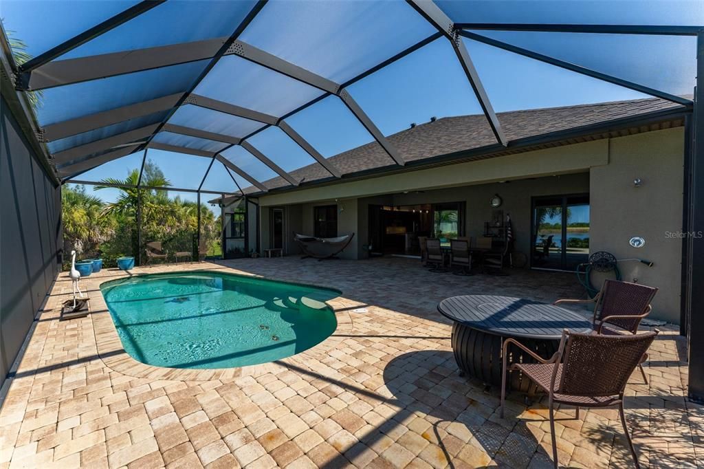 For Sale: $1,045,000 (4 beds, 2 baths, 2582 Square Feet)