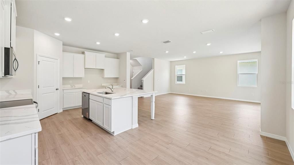 For Sale: $572,990 (5 beds, 4 baths, 3975 Square Feet)