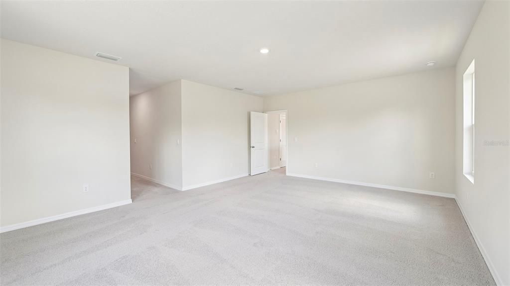 For Sale: $572,990 (5 beds, 4 baths, 3975 Square Feet)