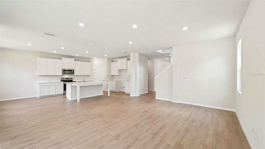 For Sale: $572,990 (5 beds, 4 baths, 3975 Square Feet)