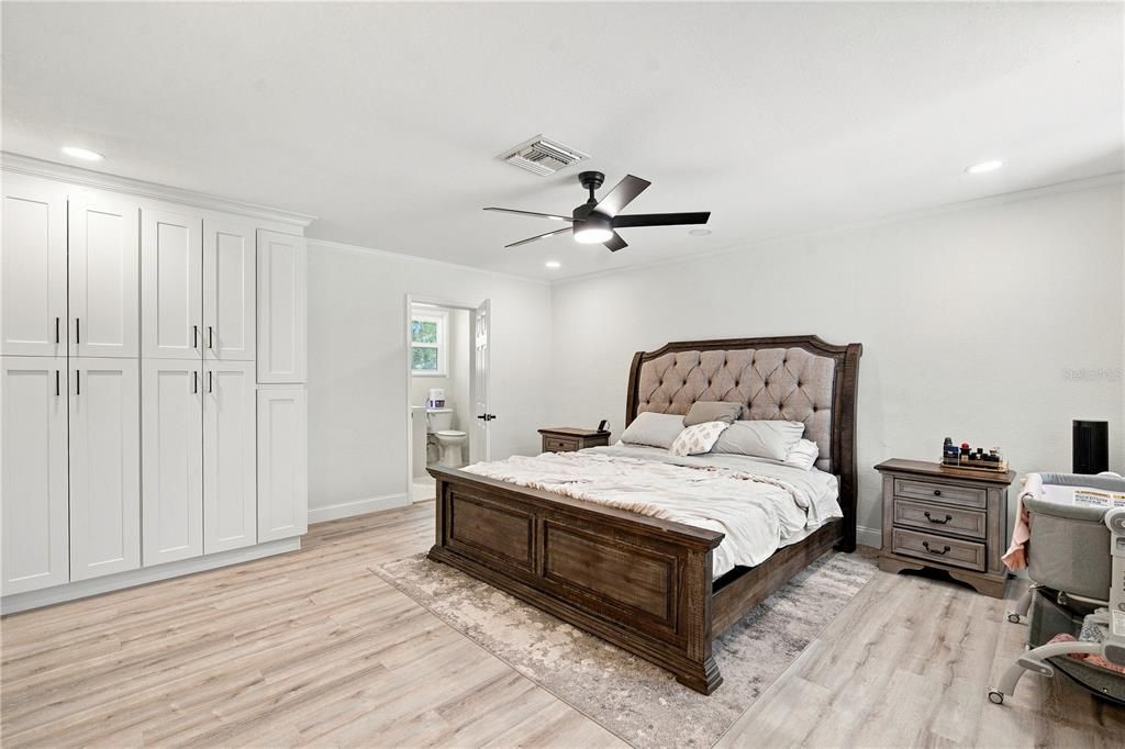 For Sale: $314,900 (4 beds, 2 baths, 1535 Square Feet)