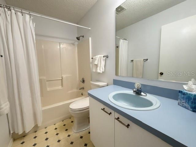 For Rent: $2,100 (2 beds, 2 baths, 1360 Square Feet)