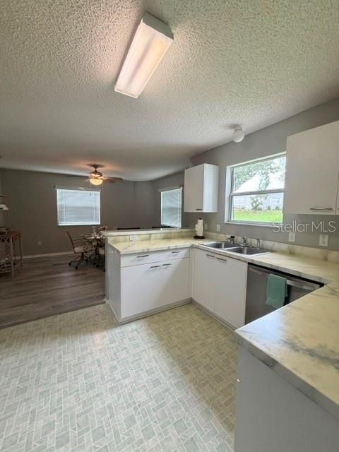 For Rent: $2,100 (2 beds, 2 baths, 1360 Square Feet)