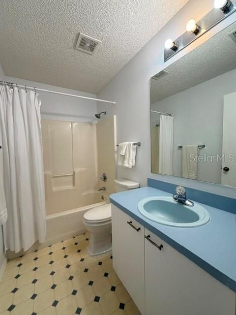 For Rent: $2,100 (2 beds, 2 baths, 1360 Square Feet)
