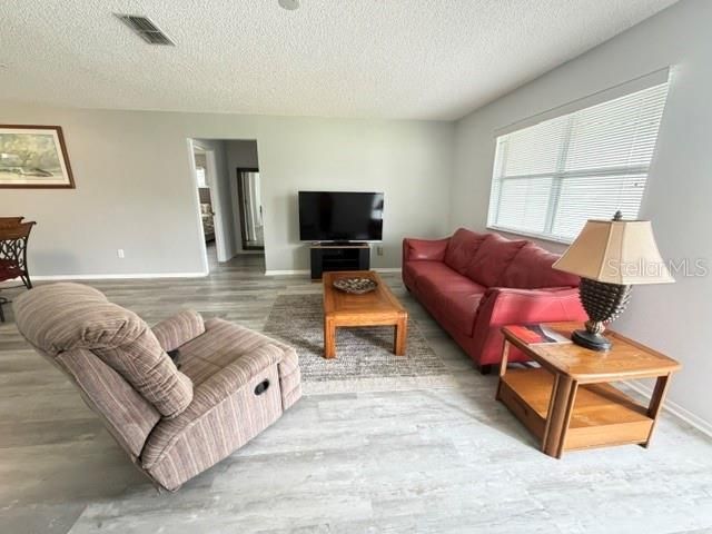 For Rent: $2,100 (2 beds, 2 baths, 1360 Square Feet)