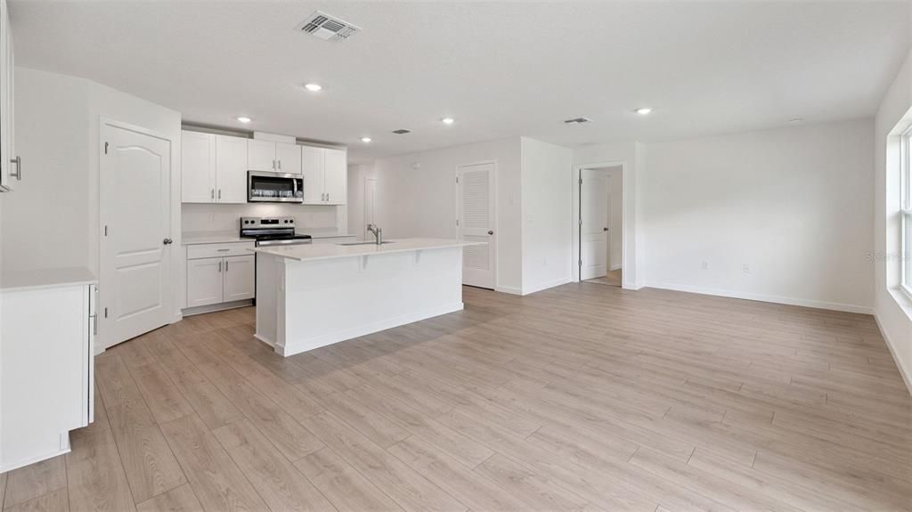 For Sale: $329,990 (4 beds, 2 baths, 1498 Square Feet)