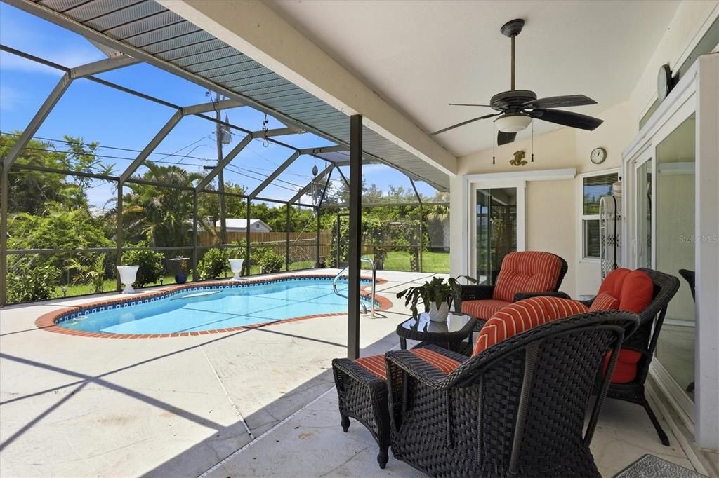 For Sale: $333,700 (3 beds, 2 baths, 1557 Square Feet)