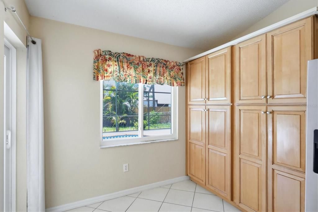 For Sale: $333,700 (3 beds, 2 baths, 1557 Square Feet)