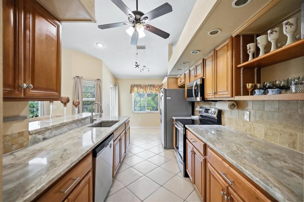 For Sale: $333,700 (3 beds, 2 baths, 1557 Square Feet)