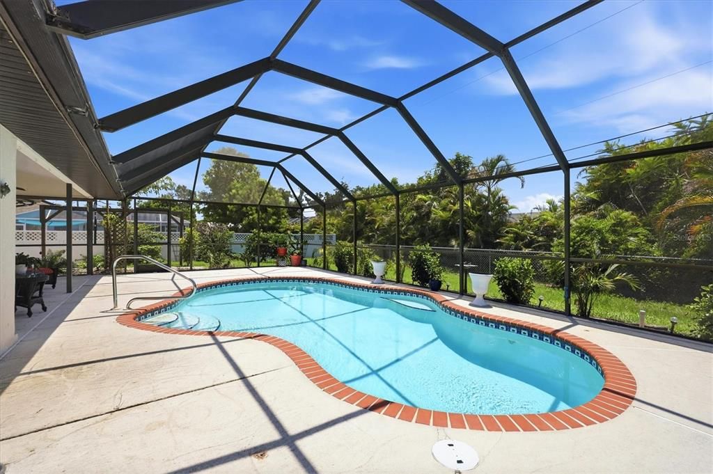 For Sale: $333,700 (3 beds, 2 baths, 1557 Square Feet)
