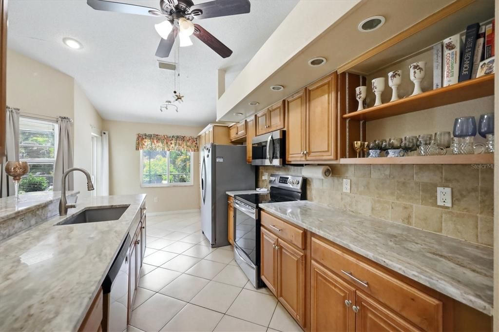 For Sale: $333,700 (3 beds, 2 baths, 1557 Square Feet)
