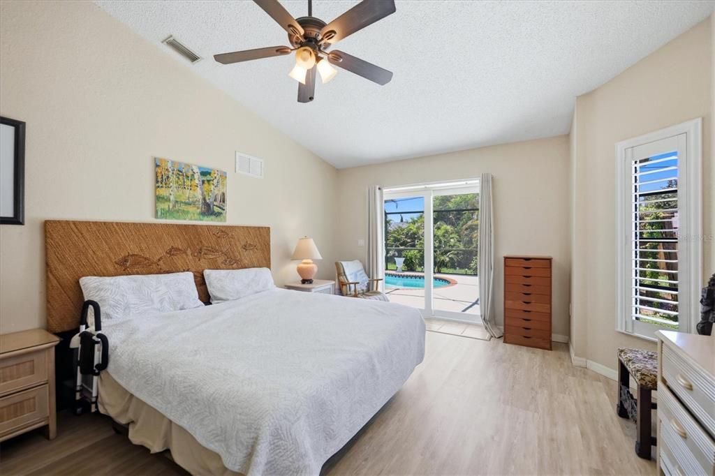 For Sale: $333,700 (3 beds, 2 baths, 1557 Square Feet)