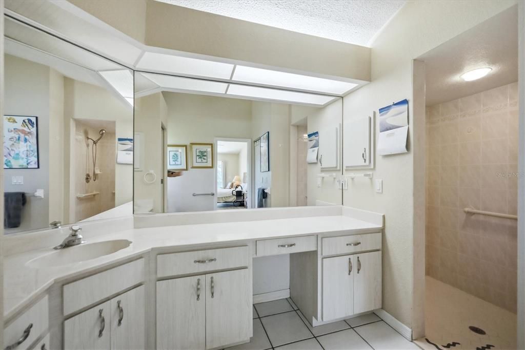 For Sale: $333,700 (3 beds, 2 baths, 1557 Square Feet)