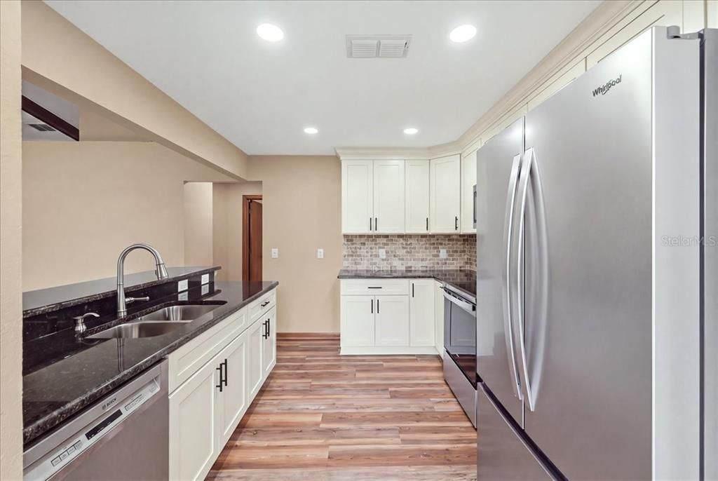 En Venta: $369,900 (3 camas, 2 baños, 2123 Pies cuadrados)