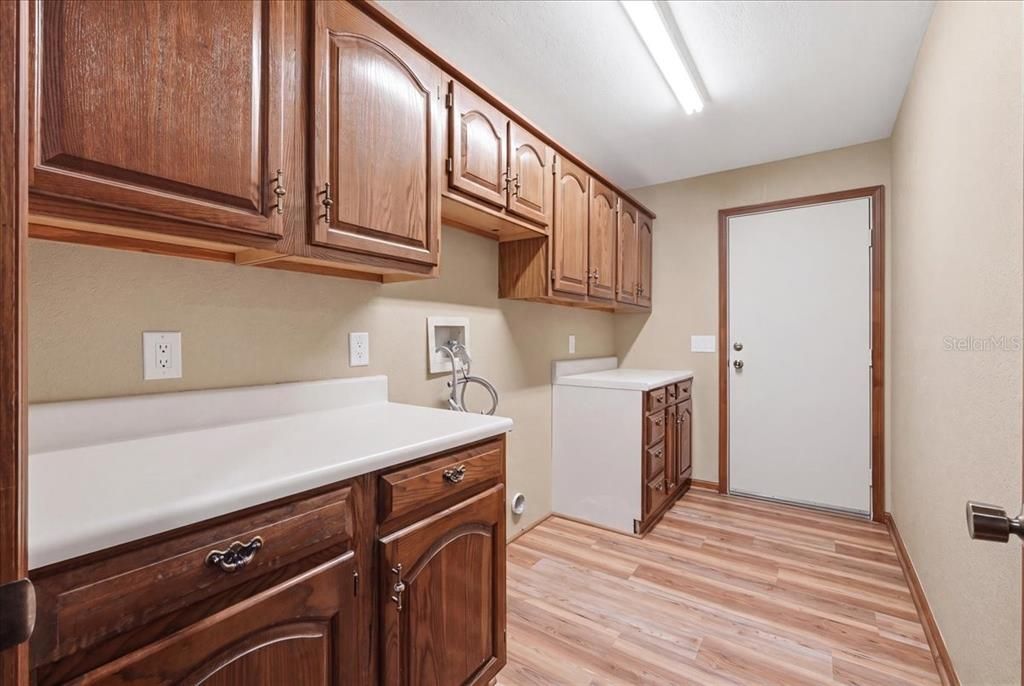 En Venta: $369,900 (3 camas, 2 baños, 2123 Pies cuadrados)