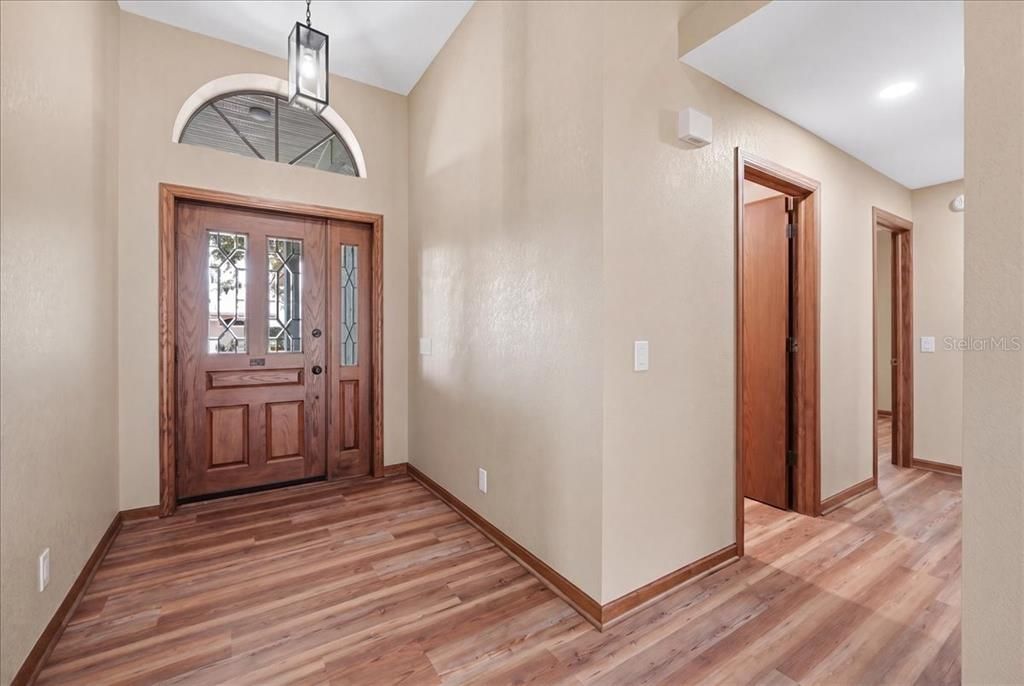 En Venta: $369,900 (3 camas, 2 baños, 2123 Pies cuadrados)