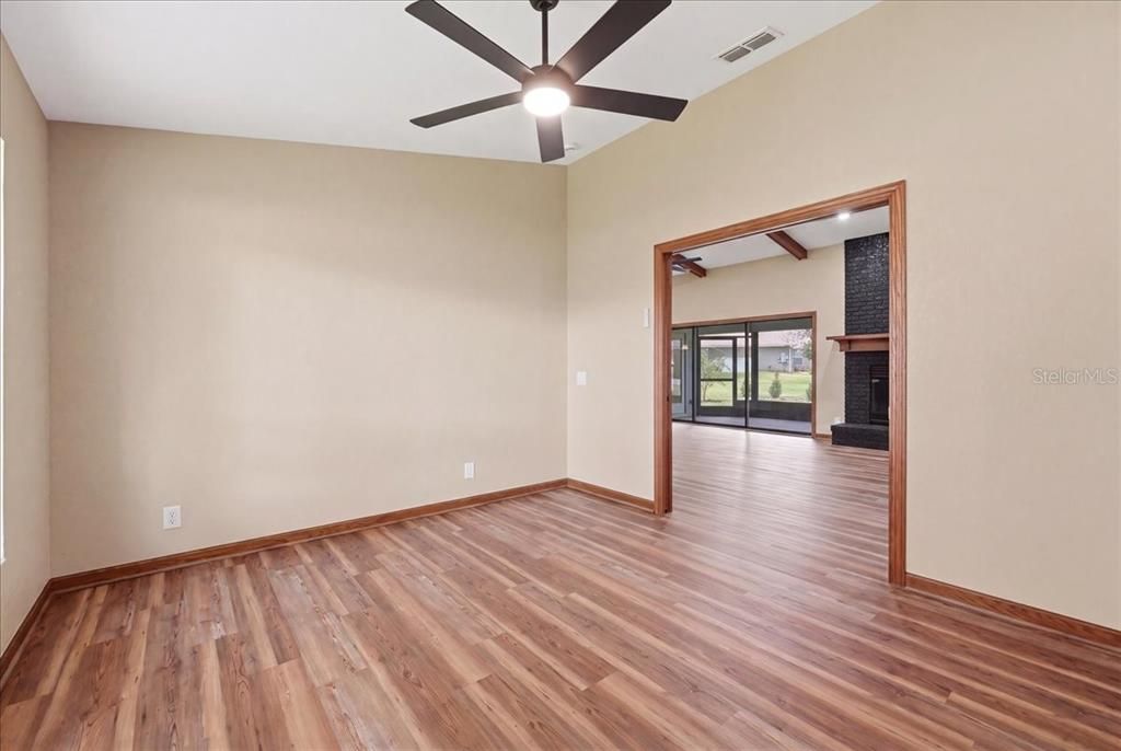 En Venta: $369,900 (3 camas, 2 baños, 2123 Pies cuadrados)