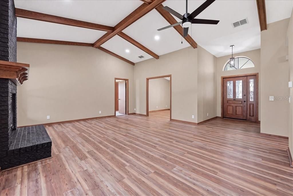 En Venta: $369,900 (3 camas, 2 baños, 2123 Pies cuadrados)