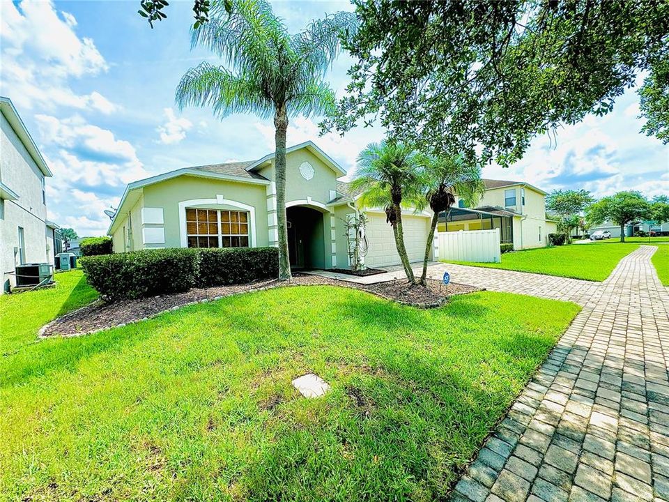 En Venta: $479,999 (4 camas, 3 baños, 1830 Pies cuadrados)