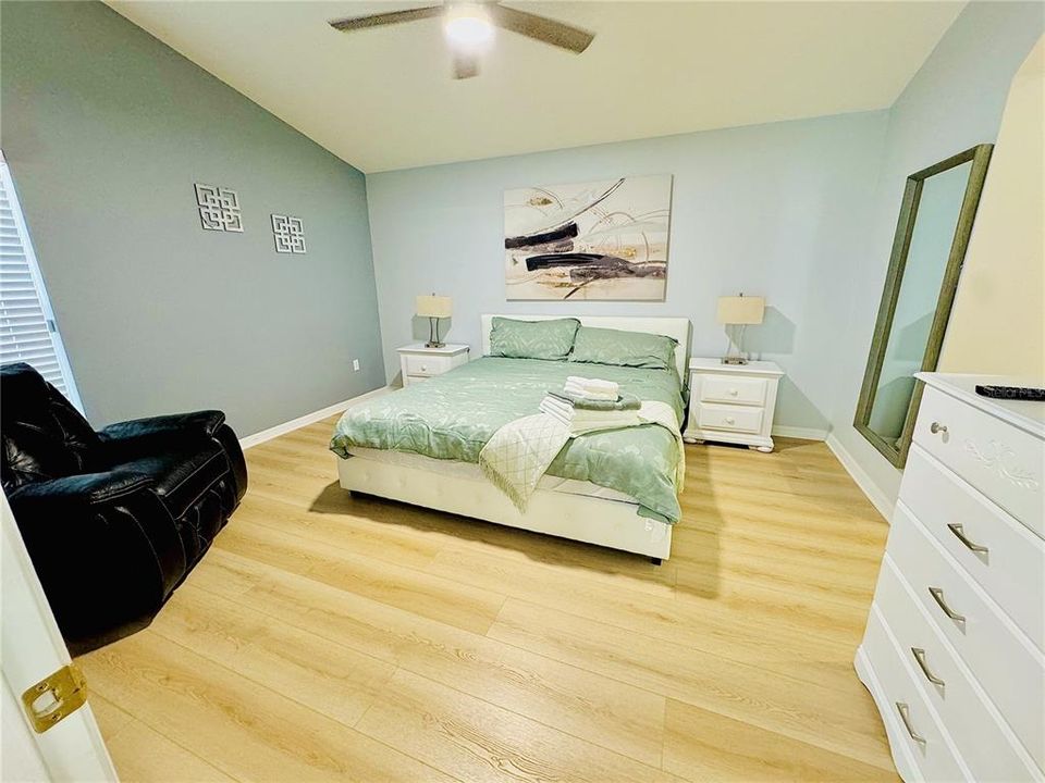 En Venta: $479,999 (4 camas, 3 baños, 1830 Pies cuadrados)