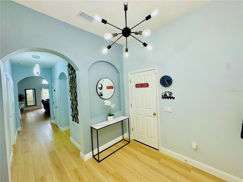 En Venta: $479,999 (4 camas, 3 baños, 1830 Pies cuadrados)