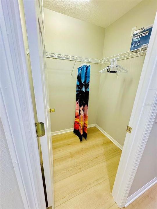 En Venta: $479,999 (4 camas, 3 baños, 1830 Pies cuadrados)