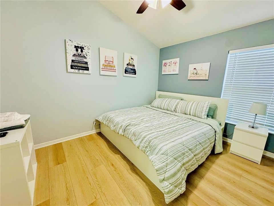 En Venta: $479,999 (4 camas, 3 baños, 1830 Pies cuadrados)