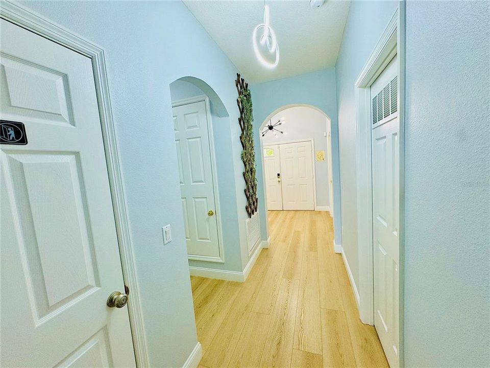 En Venta: $479,999 (4 camas, 3 baños, 1830 Pies cuadrados)