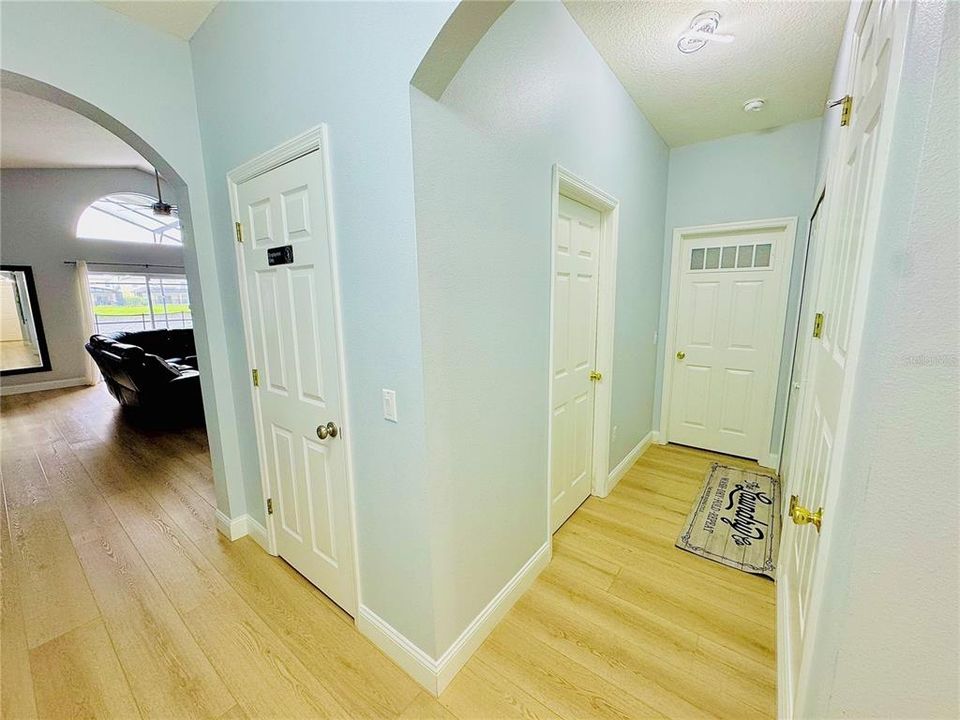 En Venta: $479,999 (4 camas, 3 baños, 1830 Pies cuadrados)