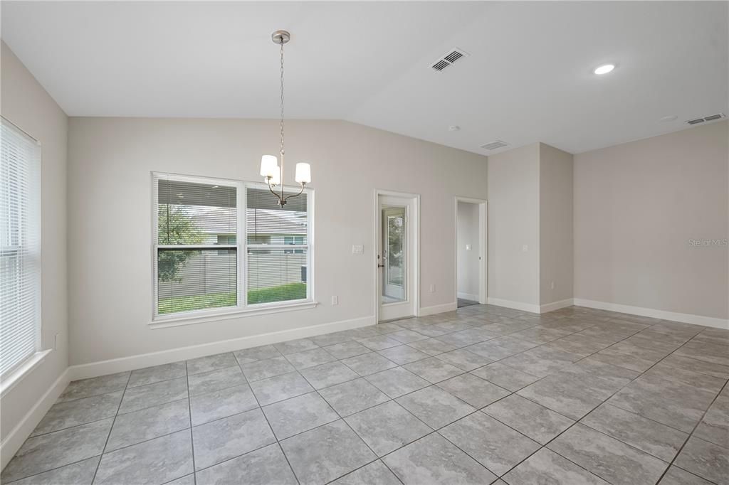En Venta: $255,000 (3 camas, 2 baños, 1970 Pies cuadrados)