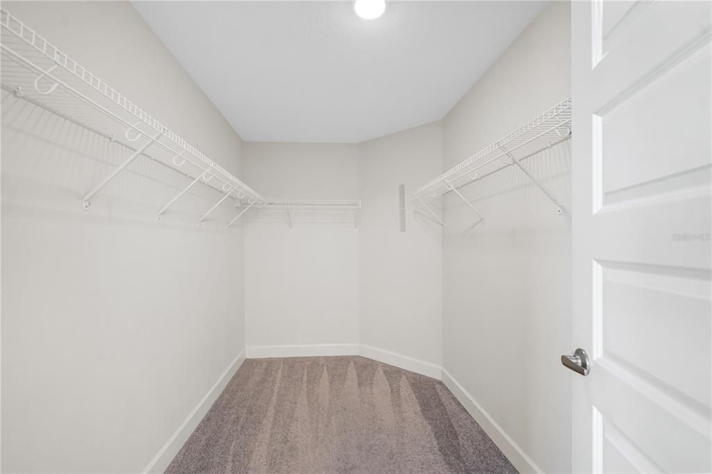 En Venta: $255,000 (3 camas, 2 baños, 1970 Pies cuadrados)