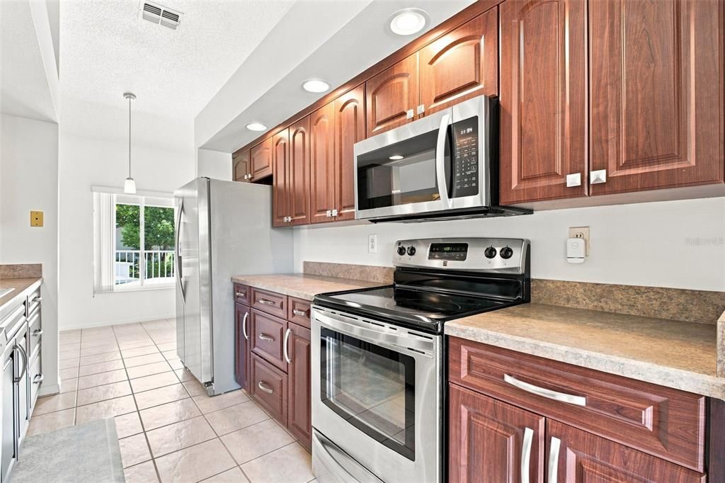 На продажу: $279,000 (2 спален, 2 ванн, 1197 Квадратных фут)
