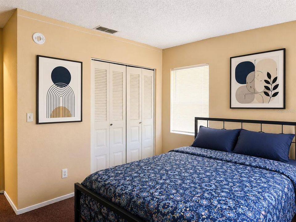 For Sale: $149,900 (2 beds, 1 baths, 864 Square Feet)
