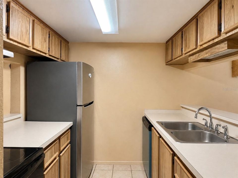 For Sale: $149,900 (2 beds, 1 baths, 864 Square Feet)