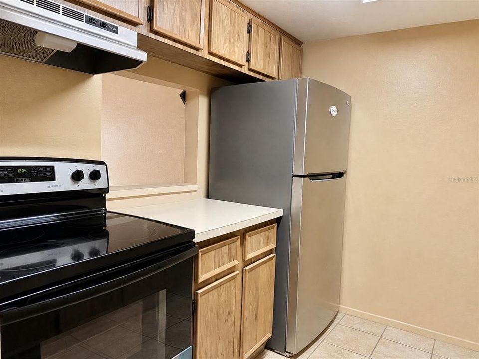 For Sale: $149,900 (2 beds, 1 baths, 864 Square Feet)