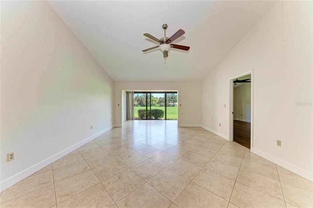 For Sale: $310,000 (2 beds, 2 baths, 1380 Square Feet)