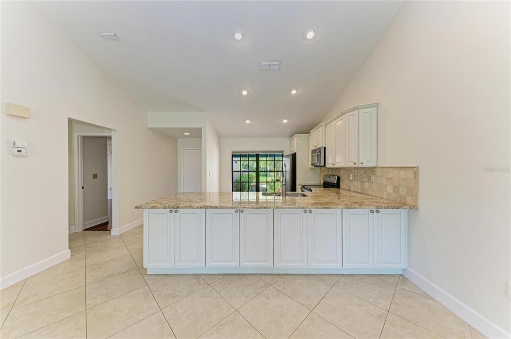 For Sale: $310,000 (2 beds, 2 baths, 1380 Square Feet)