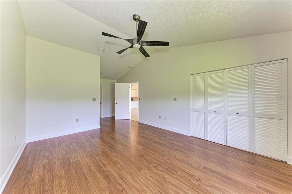 For Sale: $310,000 (2 beds, 2 baths, 1380 Square Feet)