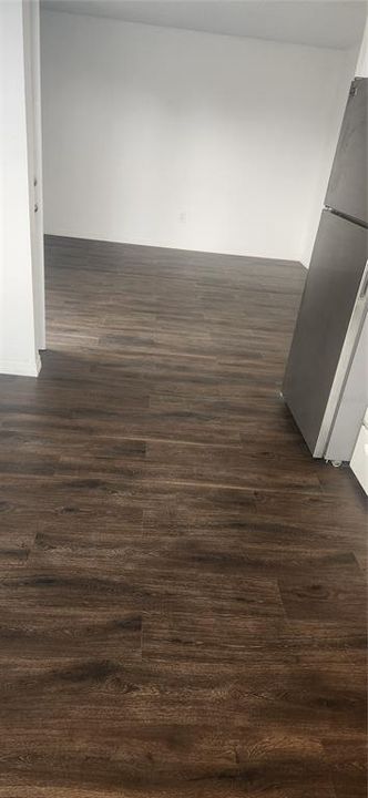 For Sale: $150,000 (2 beds, 1 baths, 784 Square Feet)