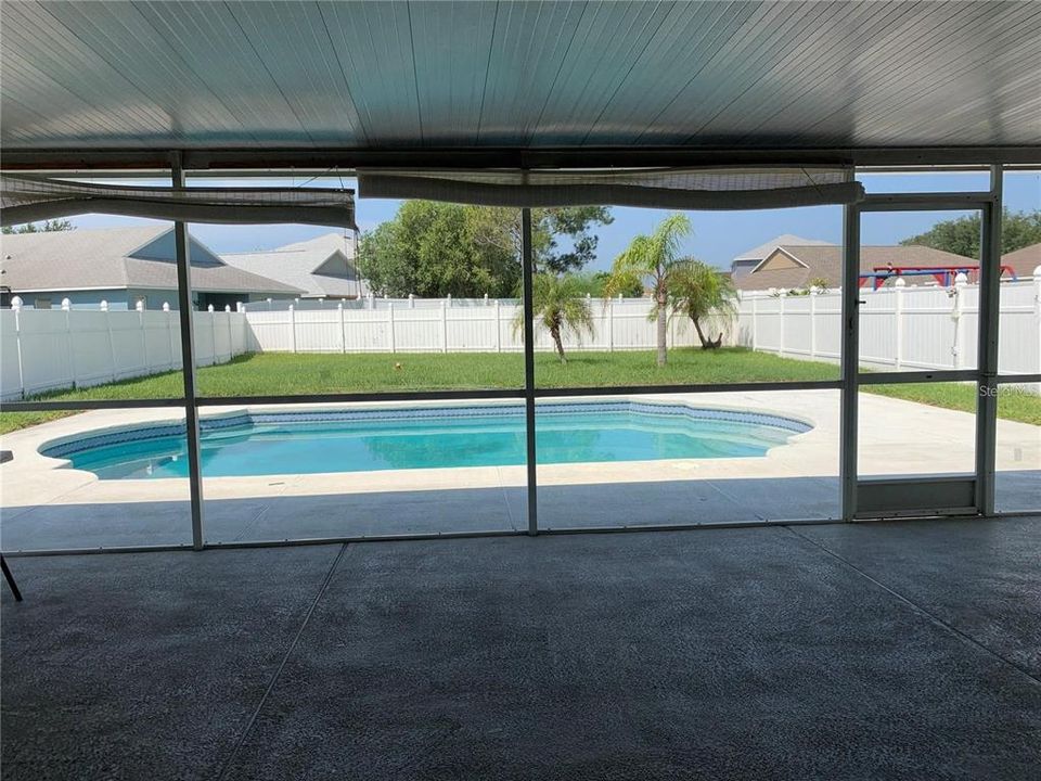 For Rent: $2,800 (4 beds, 2 baths, 2079 Square Feet)