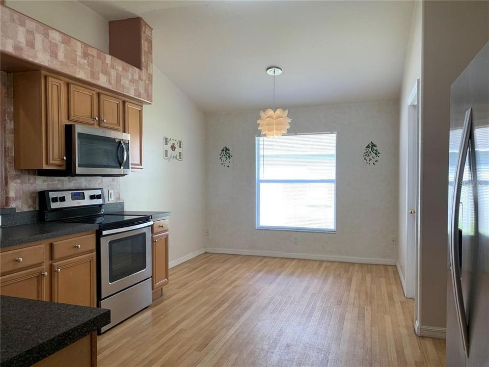 For Rent: $2,800 (4 beds, 2 baths, 2079 Square Feet)