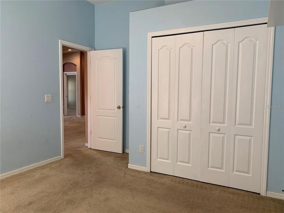 For Rent: $2,800 (4 beds, 2 baths, 2079 Square Feet)