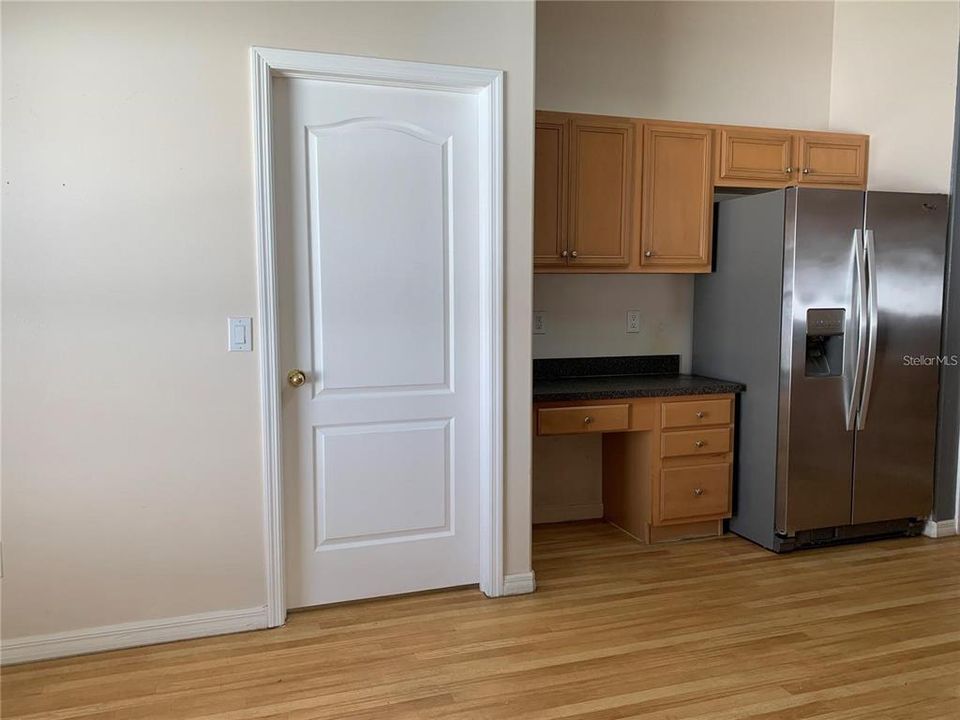 For Rent: $2,800 (4 beds, 2 baths, 2079 Square Feet)