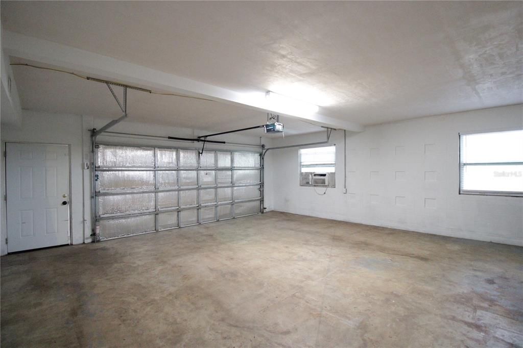 For Rent: $2,500 (3 beds, 2 baths, 2094 Square Feet)
