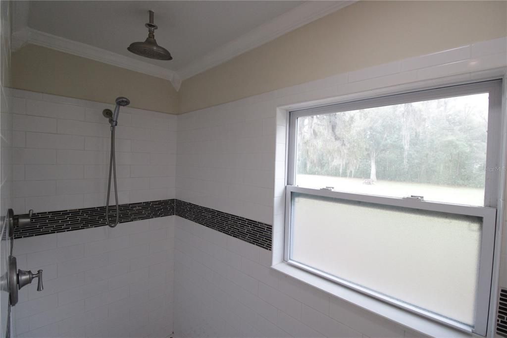 For Rent: $2,500 (3 beds, 2 baths, 2094 Square Feet)