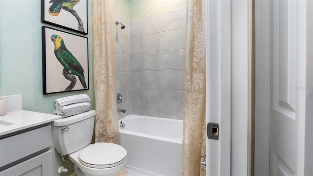 На продажу: $376,990 (3 спален, 2 ванн, 1834 Квадратных фут)