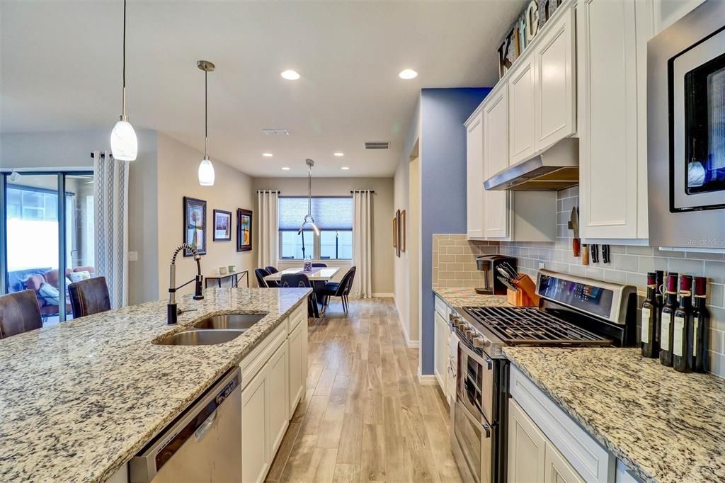 En Venta: $429,900 (3 camas, 2 baños, 2030 Pies cuadrados)