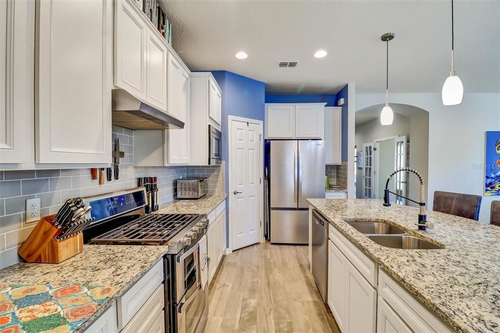 En Venta: $429,900 (3 camas, 2 baños, 2030 Pies cuadrados)